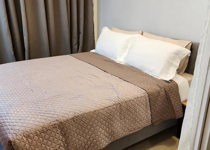 Apartment 1br Unit In Taguig Paranaque Azure Urban Residences Manila